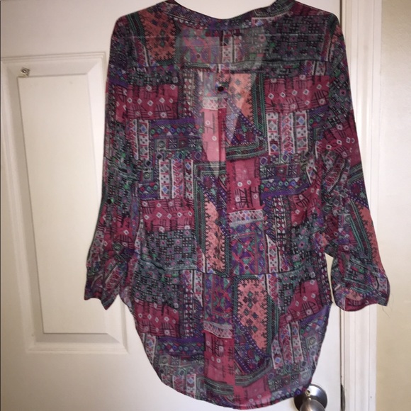 Abstract Pattern Button Up Blouse - Picture 4 of 5